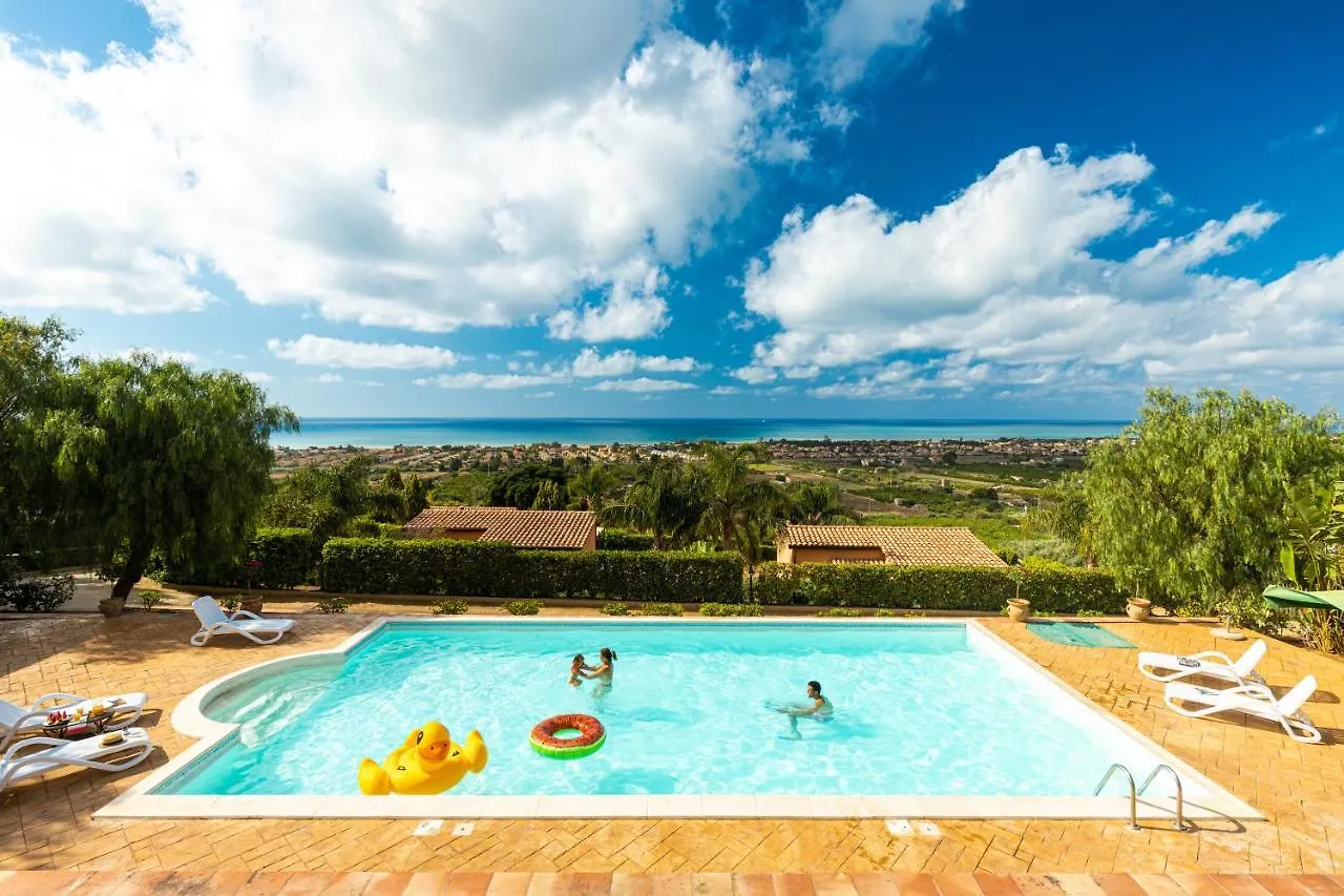Solemar Sicilia - Le Casette Di Calzata Bauernhof